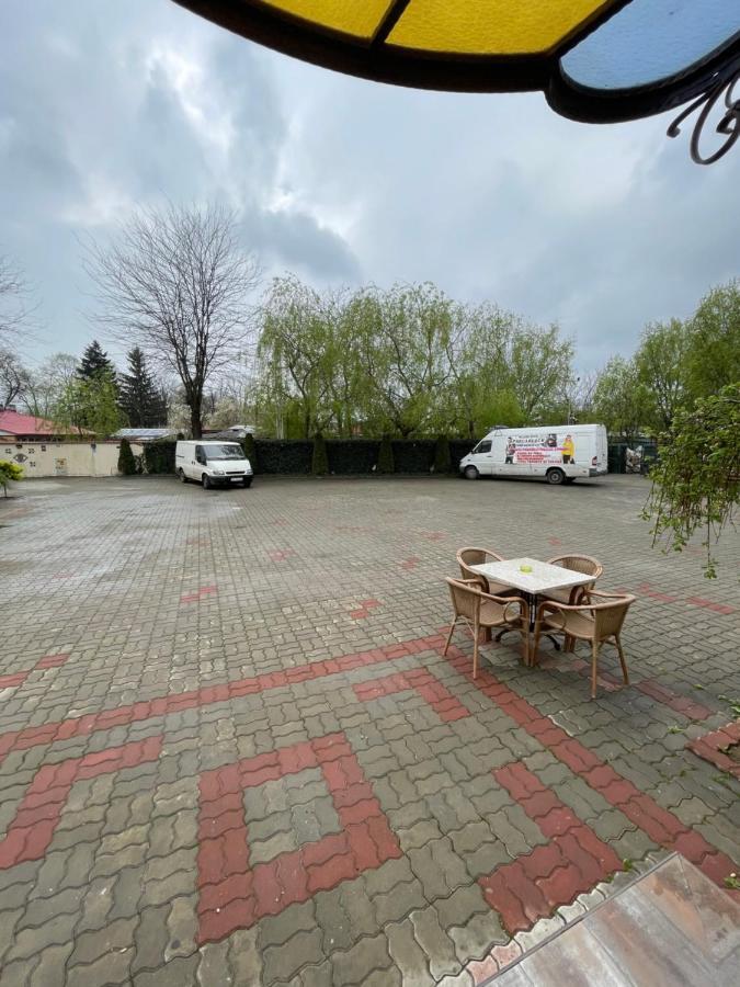 Hotel Parc Tecuci Bagian luar foto