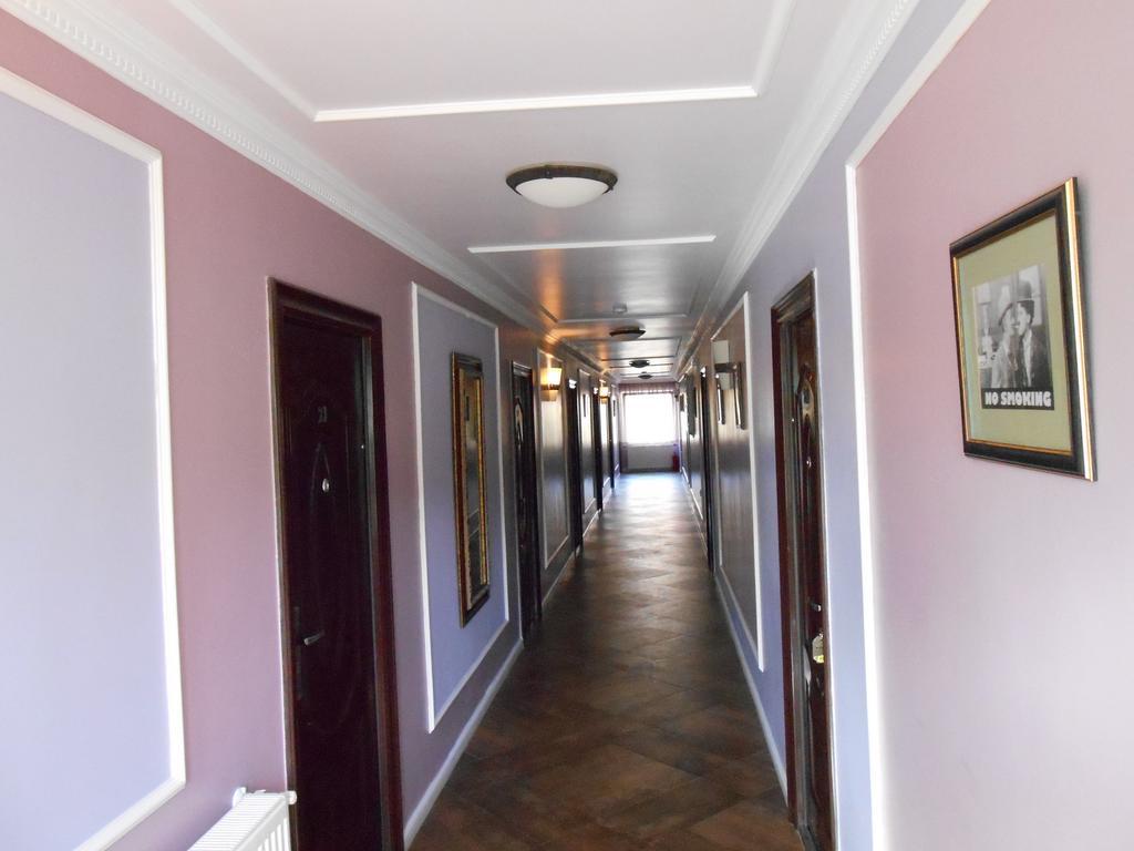 Hotel Parc Tecuci Bagian luar foto