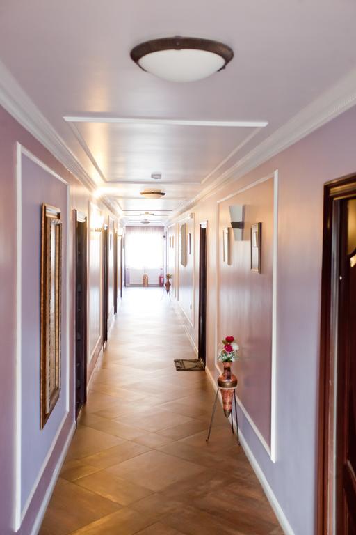 Hotel Parc Tecuci Bagian luar foto